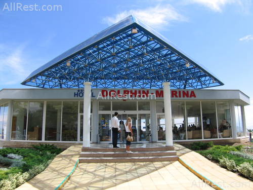 Dolphin Marina Hotel 